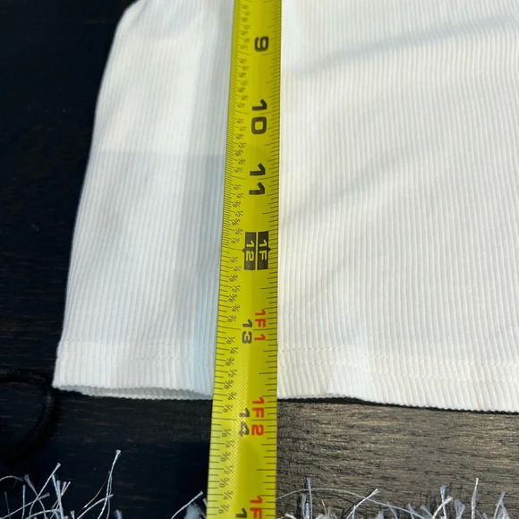 Princess Polly cropped tank. - Picture 3 of 5